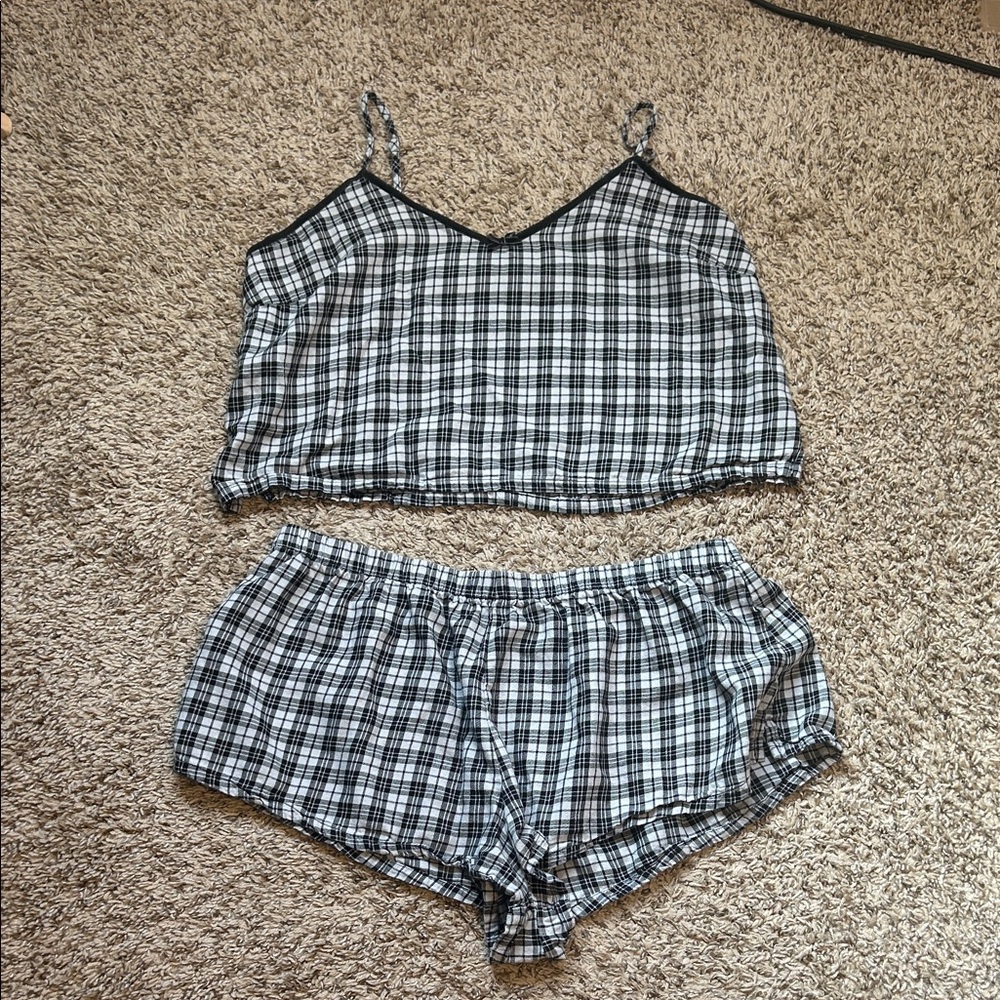 Colsie Black and White Plaid Two Piece Pajama Set Size XL